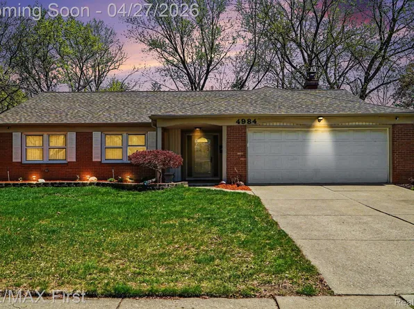 4984 Hyde Park Dr, Troy, MI 48085