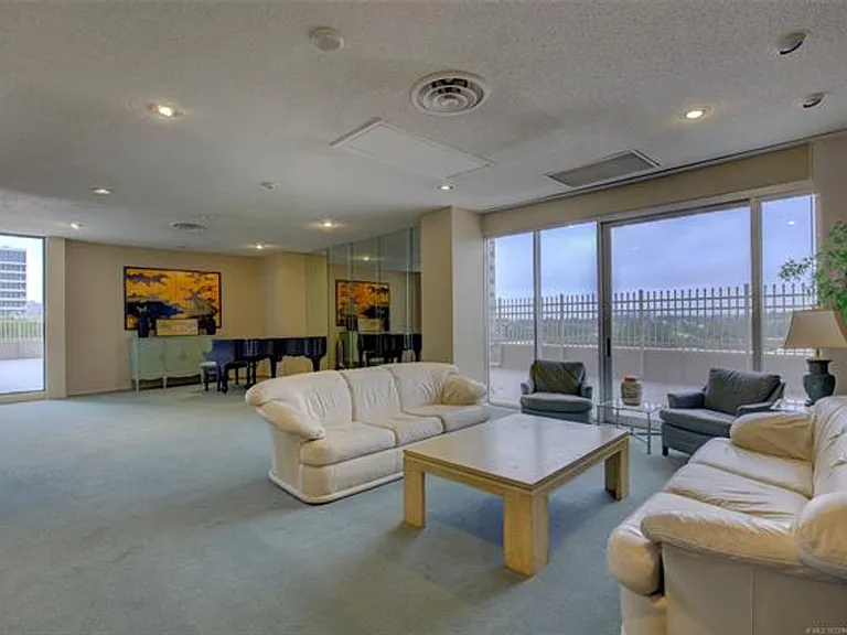Adorable 2 bed 2 bath in historic Liberty Tower — Photo 24