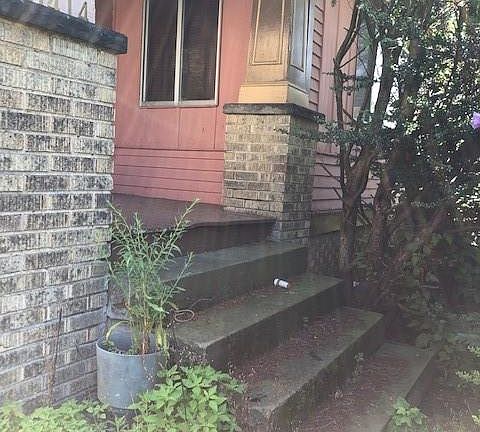 2nd image of 3414 Beechwood Ave