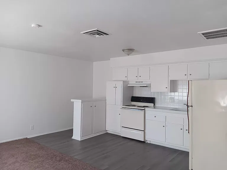 2427 Clifford Ave #1 — Photo 6