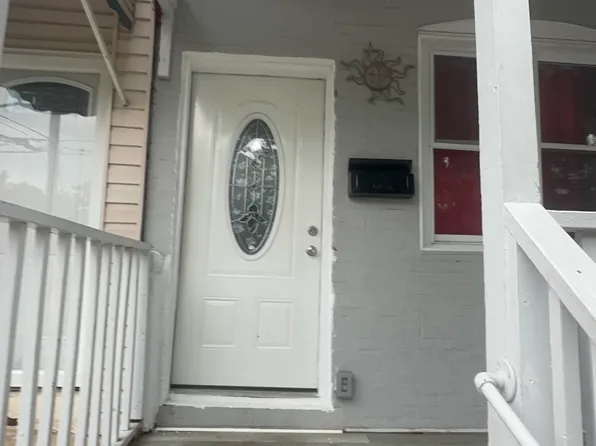1014 Pear St, Reading, PA 19601