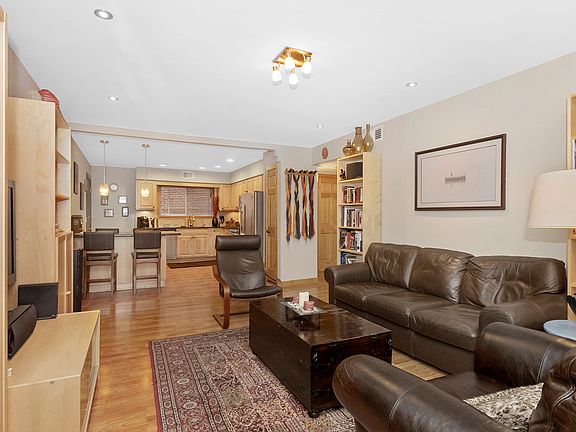 2nd image of 6261 N Northwest Hwy APT 1D