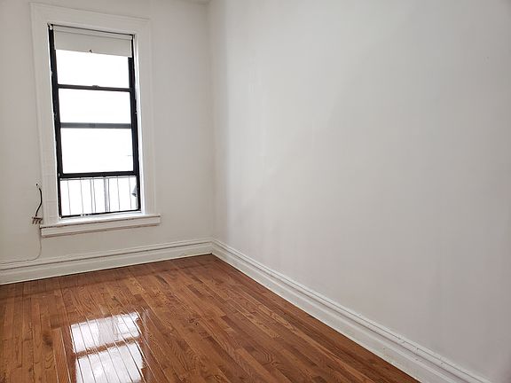5th image of 981 Amsterdam Ave #20