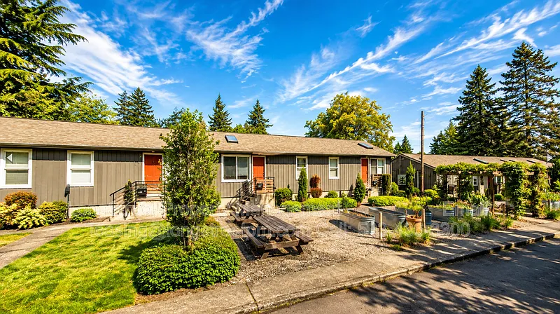 2 bed, 1.0 bath, 550 sqft, $1,295 — Photo 3