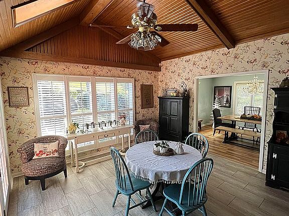 Breakfast Room