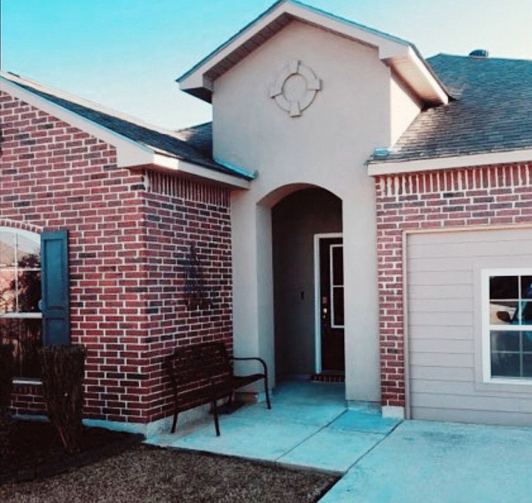 1st image of 10422 Oakchase Dr