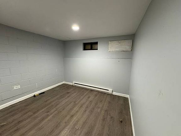 3rd image of 206 Elm St