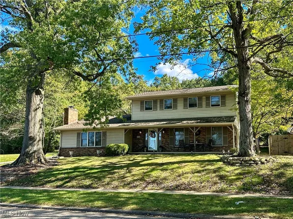 737 N Bentley Ave, Niles, OH 44446