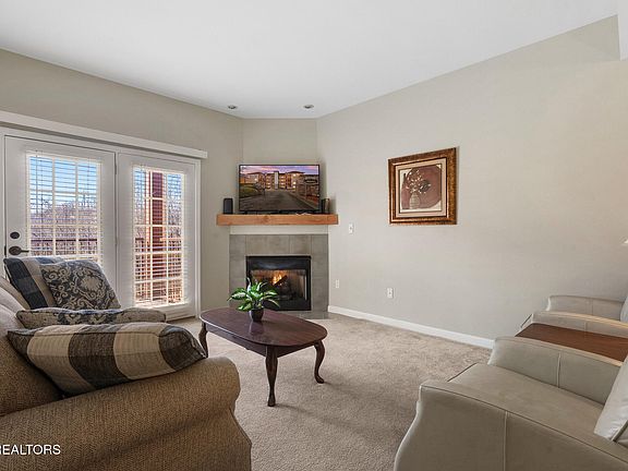 4th image of 527 River Place Way Unit 314