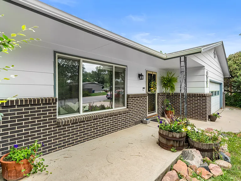 1037 Cypress Dr — Photo 12