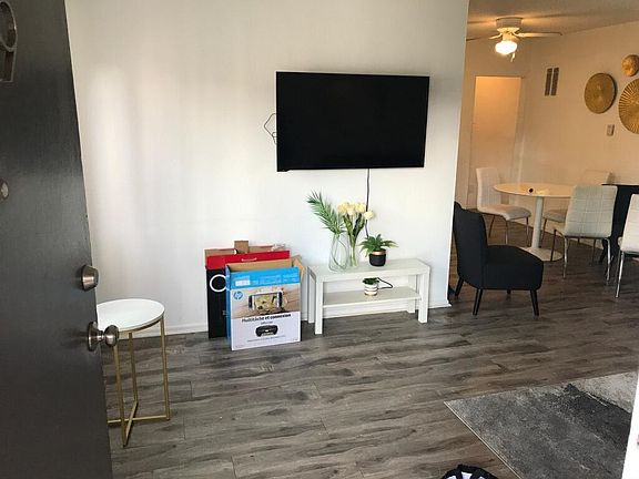 3rd image of 12344 Burbank Blvd