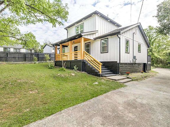 3rd image of 1081 Clay Ave