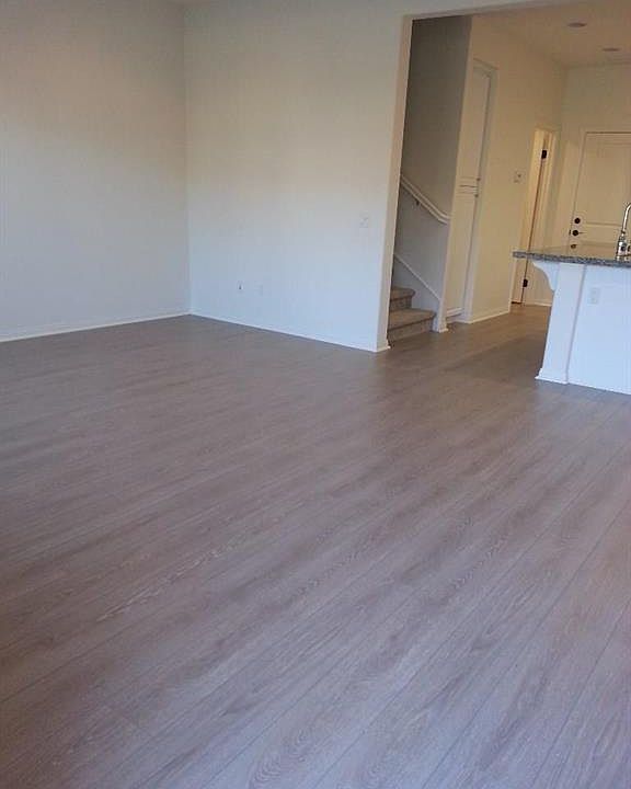 2nd image of 3544 La Mancha Dr