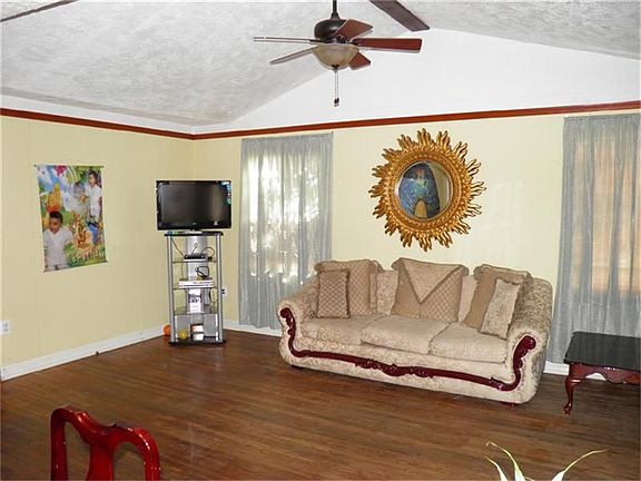 4th image of 8128 Howard Dr