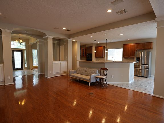 2nd image of 4323 Lakeside Meadow Dr