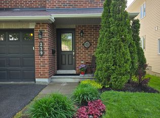 239 Hunterbrook St N, Kanata, ON K2K0E5