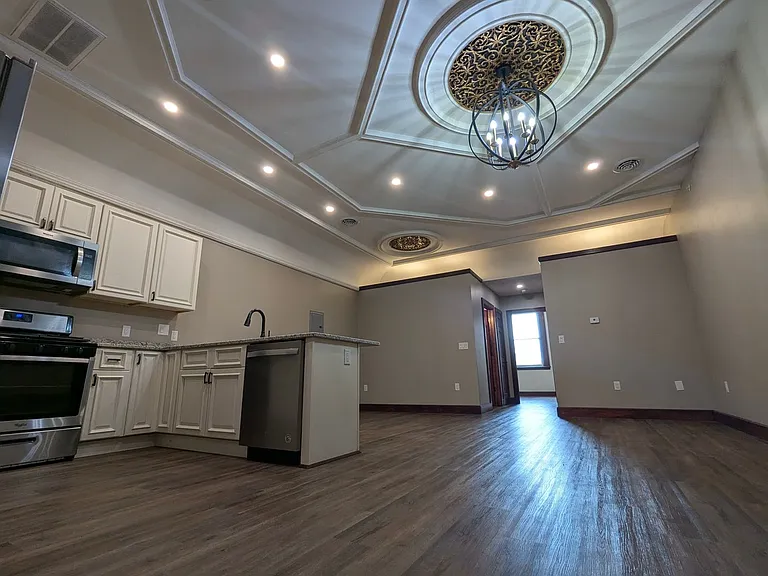 130 Remsen St — Photo 3