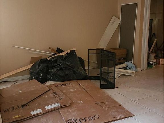 4th image of 28 Stanton Hall Dr