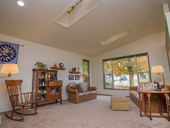 5th image of 109 N Wright Blvd