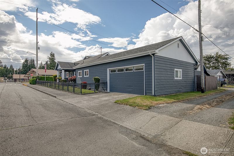 4th image of 218 B Street