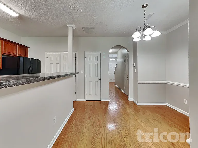 4872 Sierra Way — Photo 5