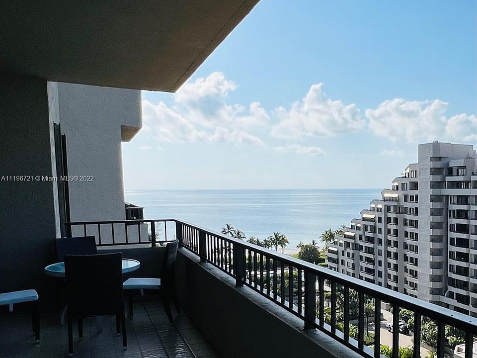 1st image of 251 Crandon Blvd APT 1120