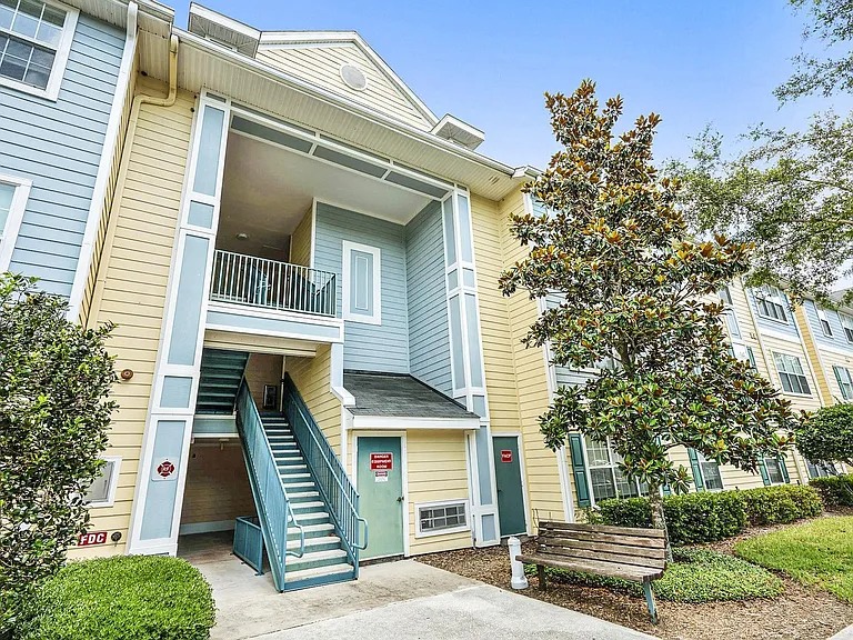 Savannah Cove Apartments — Photo 10