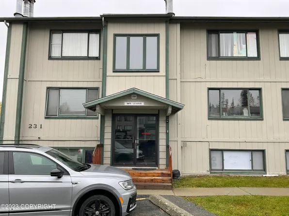 231 McCarrey St #2B, Anchorage, AK 99508