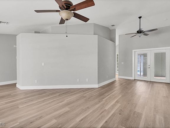 3rd image of 17585 Blackfriar Dr