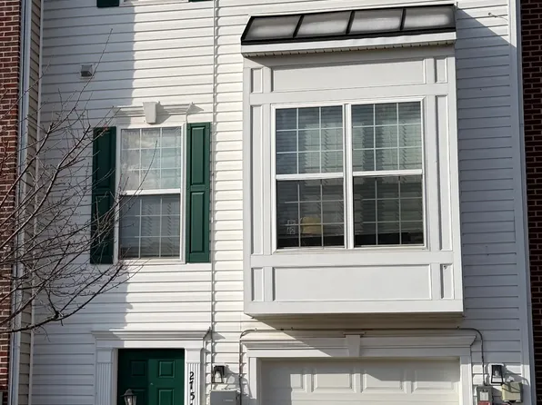 2754 Zeek Ln, Lanham, MD 20706