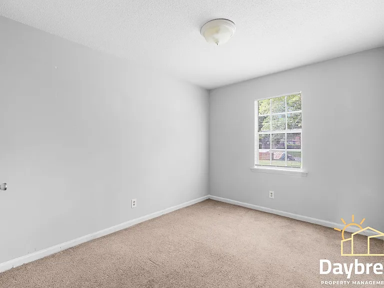10910 Queen Ann Ct — Photo 5