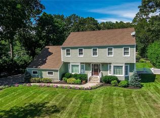 12 Joan Ct, Wading River, NY 11792