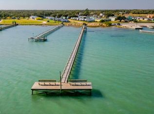 142 Lamar Beach Rd, Rockport, TX 78382