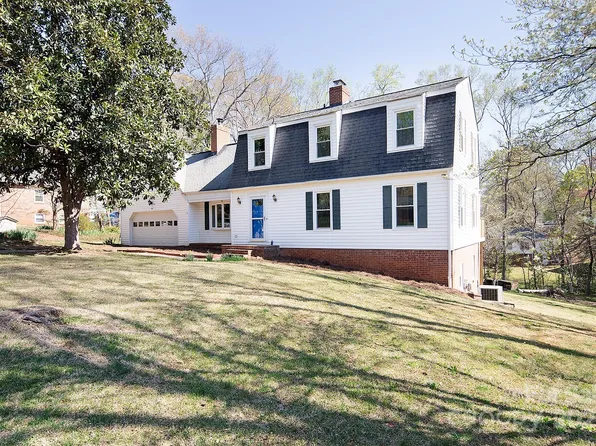 916 Rollingwood Dr, Mount Holly, NC 28120