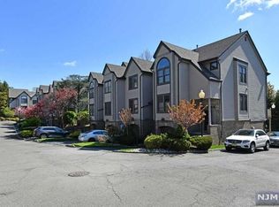 23 Jordan Dr, River Edge, NJ 07661