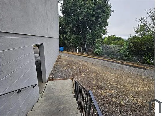 151 Farragut Ave — Photo 24