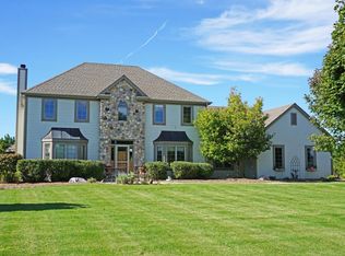 281 Mulberry Dr, Delafield, WI 53018