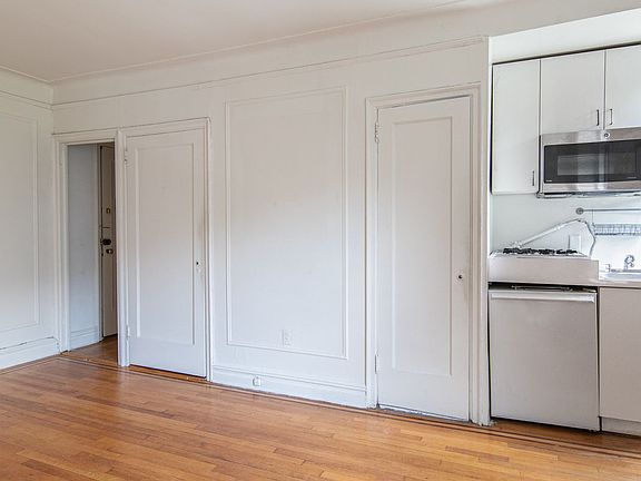 4th image of 300 8th Ave APT 3B