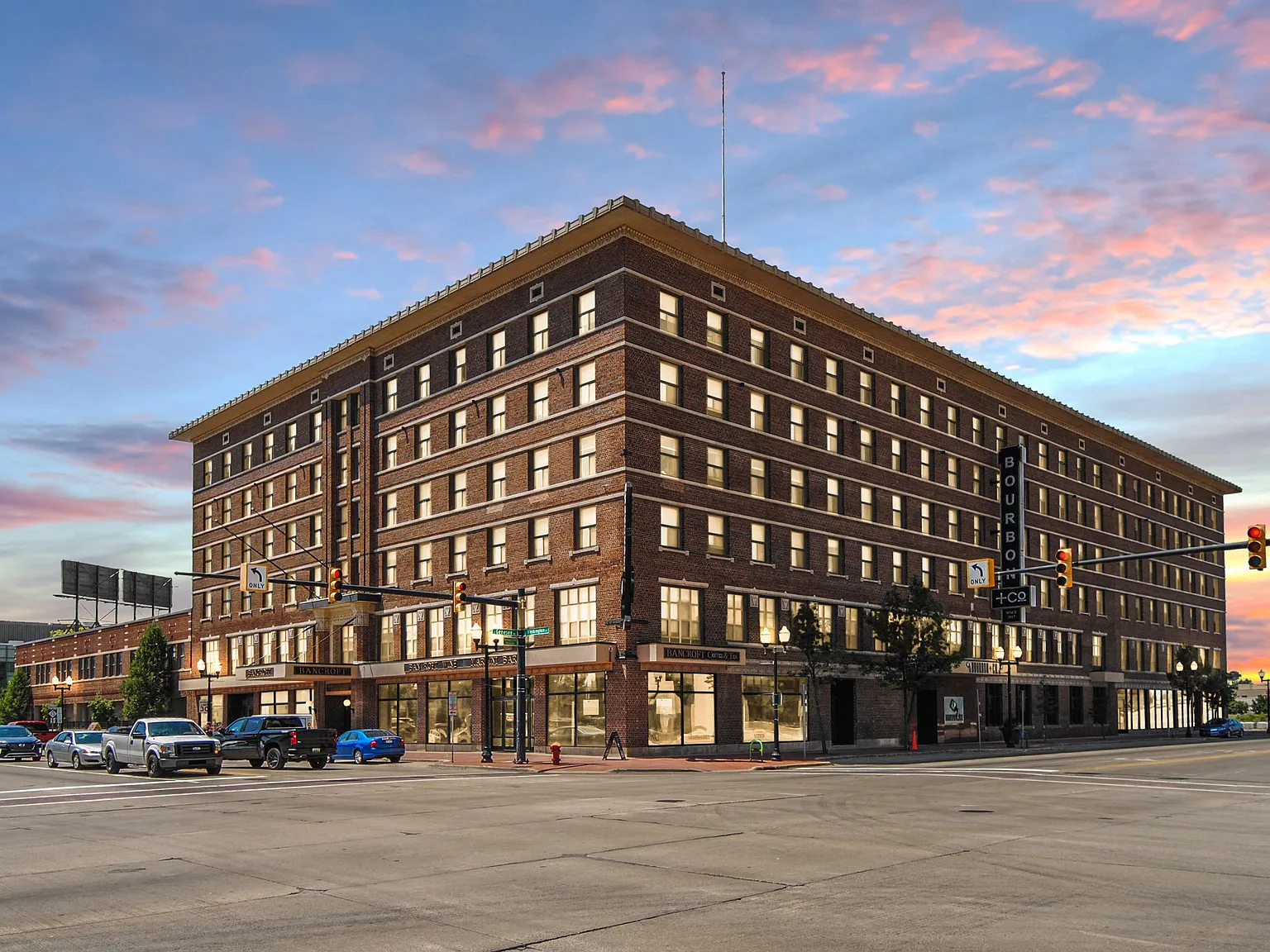 Bancroft Luxury Apartments — Photo 3