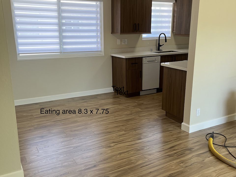 Kitchen eating area