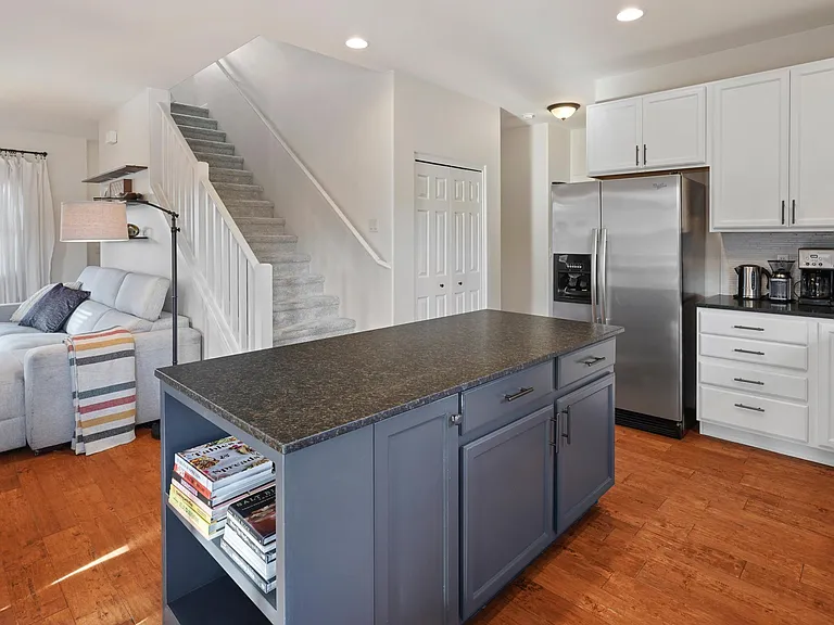 662 NW Mount Washington Dr — Photo 14
