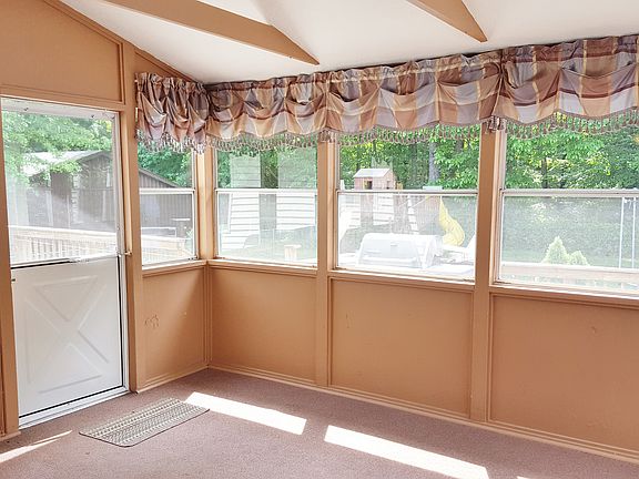 5th image of 50767 Dutton Dr