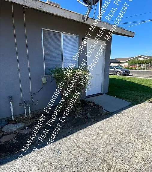 274 S Villa St #A — Photo 9