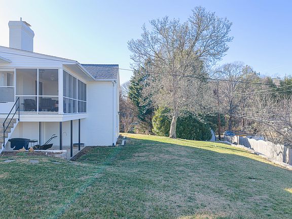 3rd image of 1719 Blair Rd SW