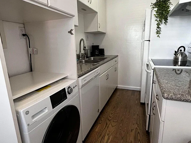 132 S Bedford Dr #105 — Photo 4