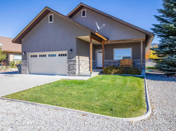 31 Pinyon St, Thayne, WY 83127