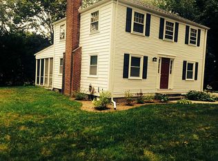 8 Tiffany Cir, Barrington, RI 02806