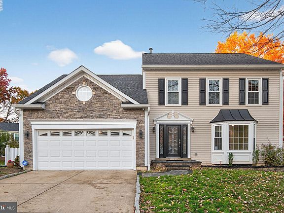 2nd image of 217 Cherry Hill Ln