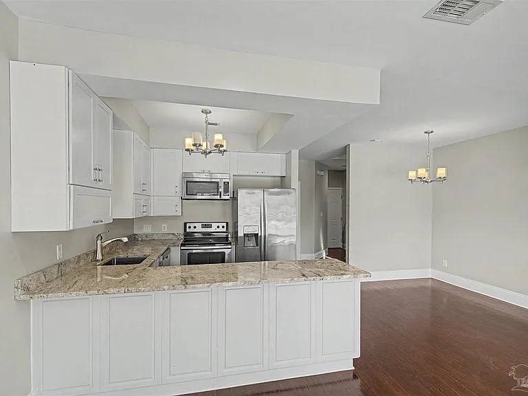 42 Baybridge Dr — Photo 11