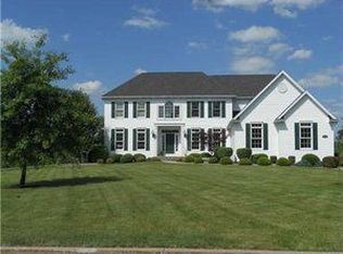5035 Hidden Valley Ct, Clarence, NY 14031